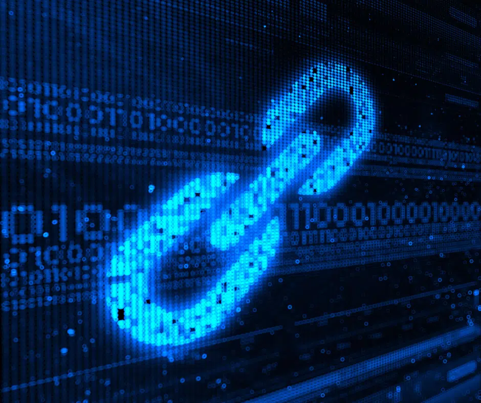 Blaue Lichtspuren auf einer Leiterplatte symbolisieren die Vernetzung von Webseiten durch interne Verlinkung.