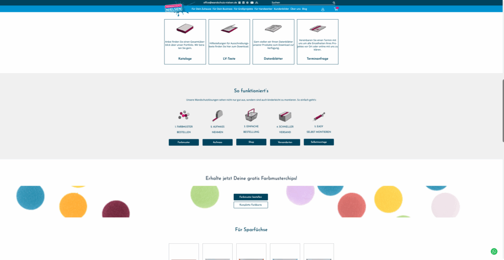 Body-Bereich der Website von Wandschutz Nielsen mit Schritt-für-Schritt-Erklärung zur einfachen Selbstmontage von Wandschutzlösungen. Oben Auswahl an Katalogen, LV-Texten, Datenblättern und Terminvereinbarung. Darunter grafische Anleitung: Farbmuster bestellen, Aufmaß nehmen, bestellen, versenden, selbst montieren.