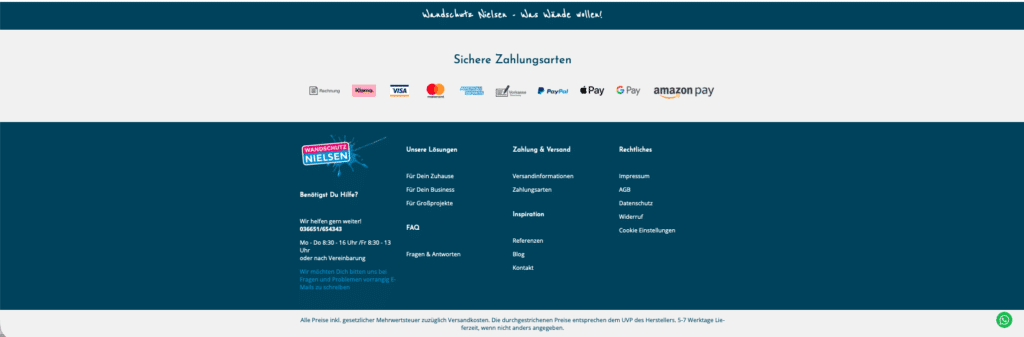 Fußbereich der Website von Wandschutz Nielsen mit Kontaktinformationen, Servicezeiten und FAQ. Darstellung der sicheren Zahlungsarten wie PayPal, VISA, Klarna, Apple Pay, Amazon Pay und mehr. Übersichtliche Navigation zu Lösungen für Privat- und Geschäftskunden, Versandinformationen, rechtlichen Hinweisen (AGB, Datenschutz, Widerruf).